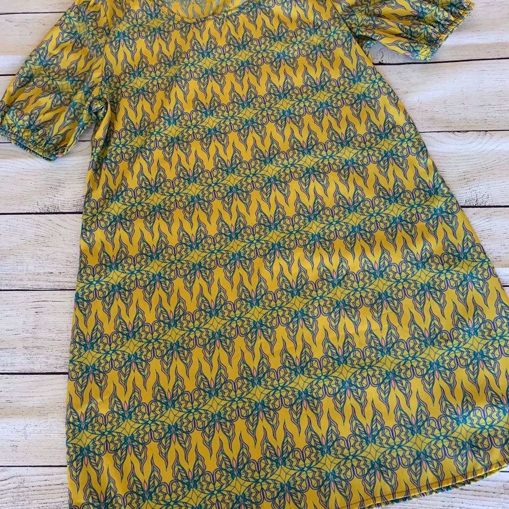 Francesca' s Yellow Abstract Shift Dress Size LG - Picture 4 of 6